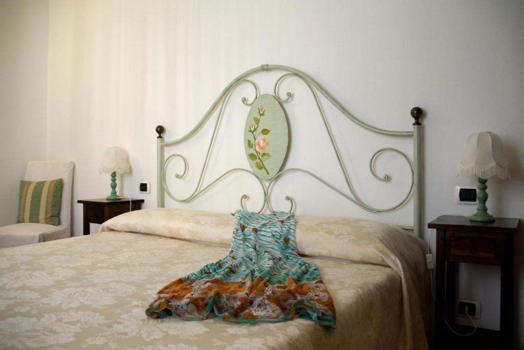 L'Antica Pieve Bed & Breakfast Леванто Стая снимка